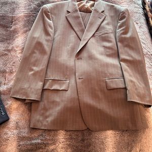 Men’s brown suit